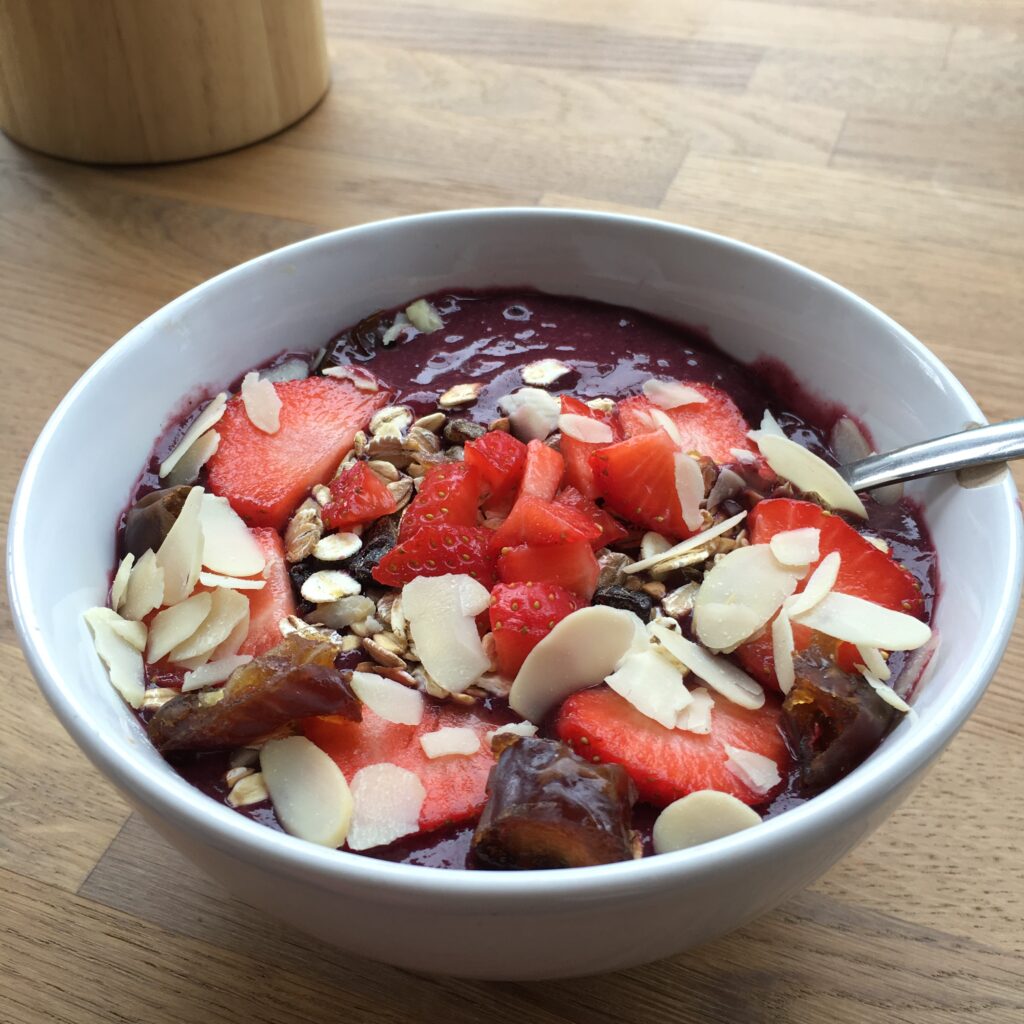 smoothie bowl at Anat, Groningen